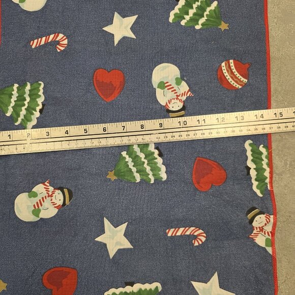 Christmas Holiday Table Runner 60x15in - Picture 4 of 4